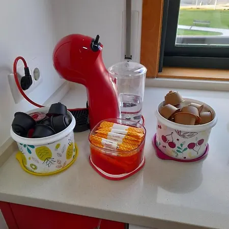 Piso Nuevo En アパート *